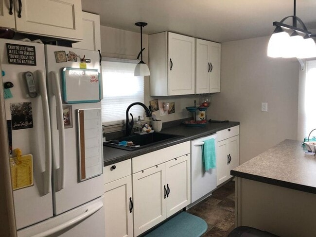 Building Photo - 802 3rd Ave SE