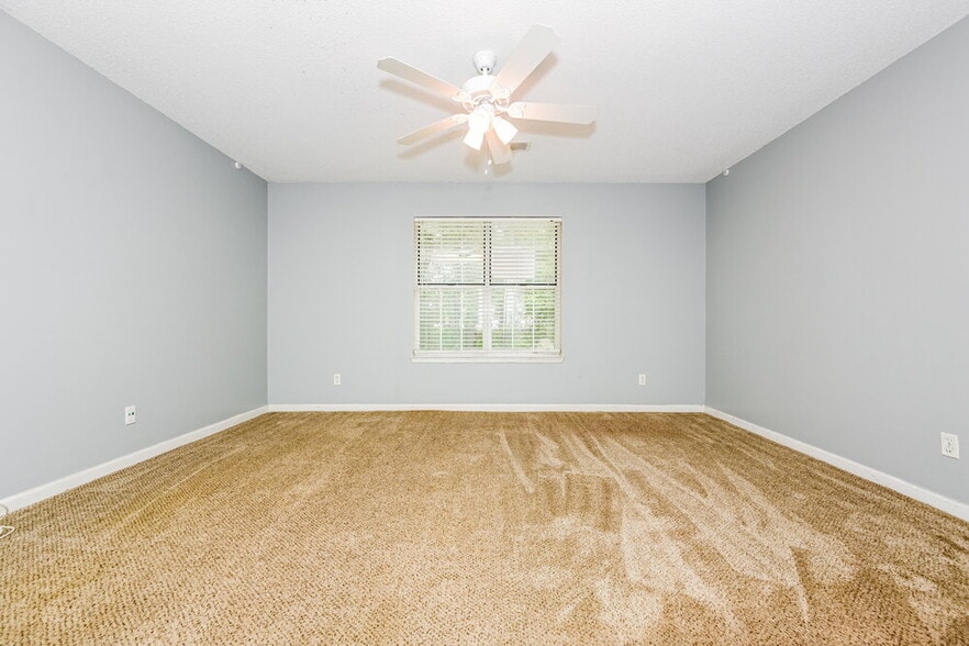 Building Photo - 1577 Red Briar Way