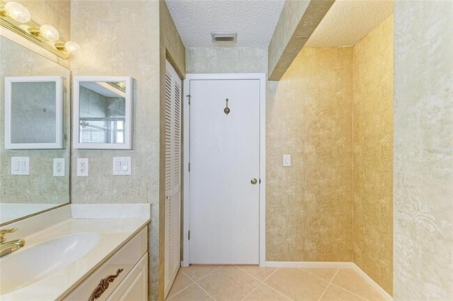 Building Photo - 4227 Placid Dr