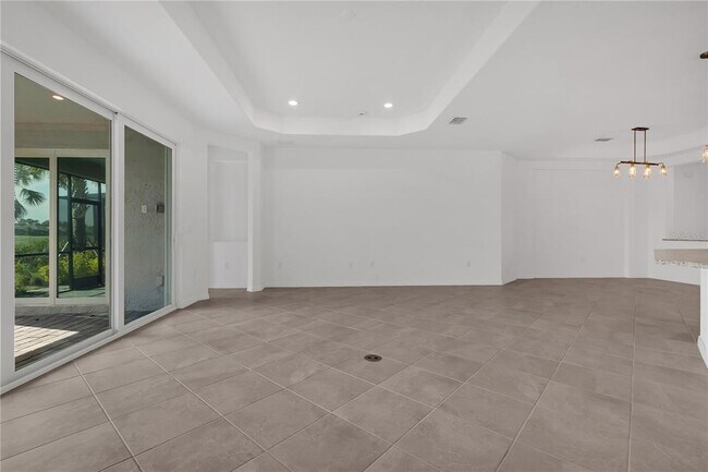 Building Photo - 15991 Sugar Hl Dr