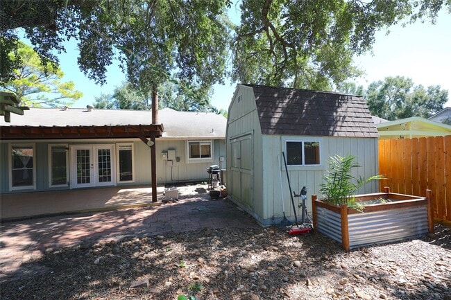 Building Photo - 7126 Buchanan Dr