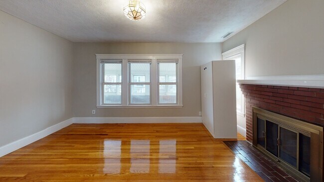 Building Photo - 72-74 Harlow St