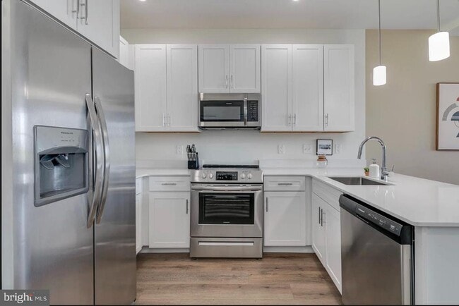 Building Photo - 150 S Independence Mall W