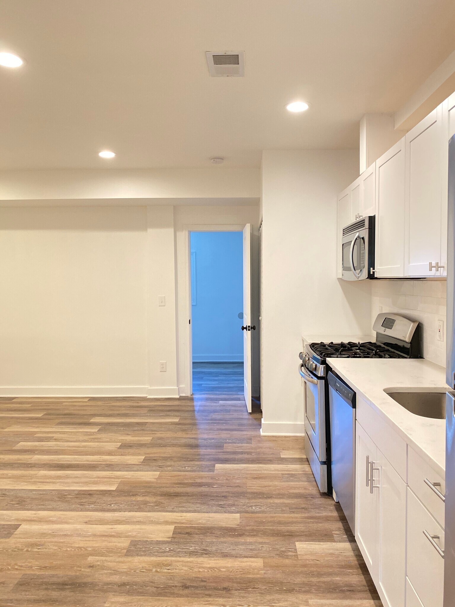 Building Photo - 1314 Orren St NE