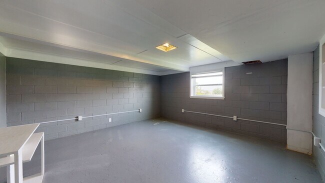 Building Photo - 108 Hawkins Creek Ln