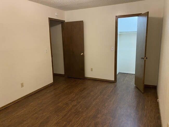 Building Photo - 12606 Abbotts Way