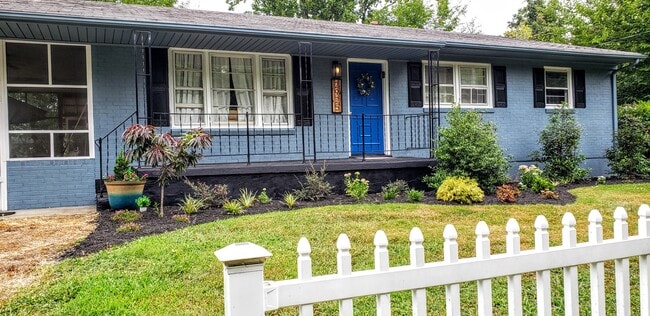 Building Photo - 2925 Center St