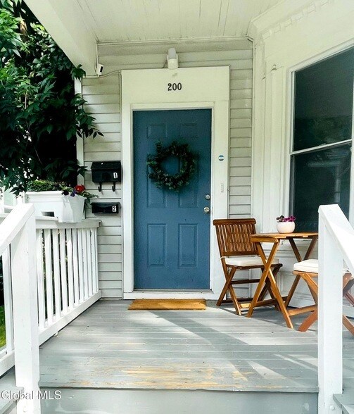 Building Photo - 200 Beekman St