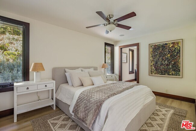 Building Photo - 620 Resolano Dr