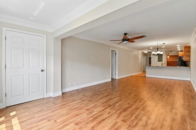 Building Photo - 1051 Orange Terrace