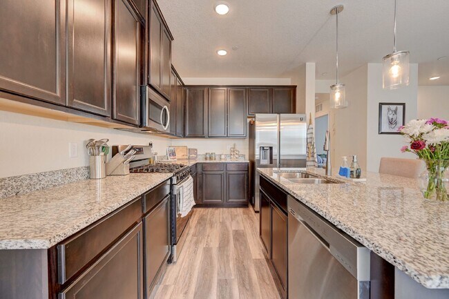 Building Photo - $2,415- 2 Bed, 2 Bath Ground Floor Condo w...
