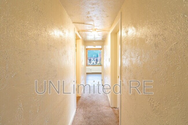 Building Photo - 306 S Humphreys St