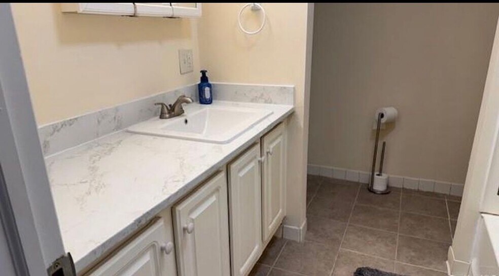 Building Photo - 78 Inwood Rd