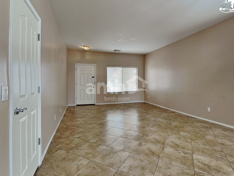 Building Photo - 3908 N 294th Ln