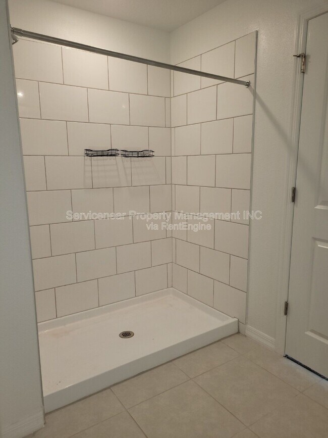 Building Photo - 2240 Gatsby Ln