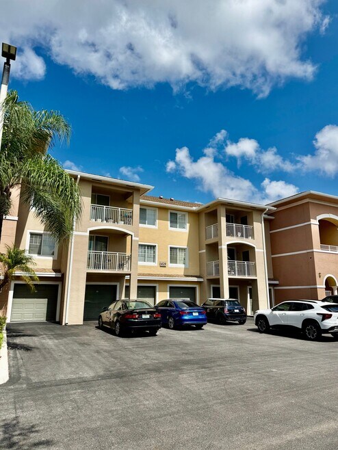 Building Photo - 6529 Emerald Dunes Dr