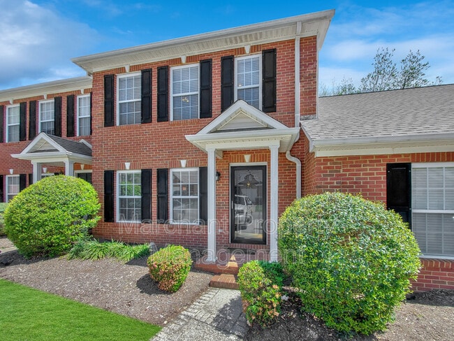 Building Photo - 215 Rexford Dr