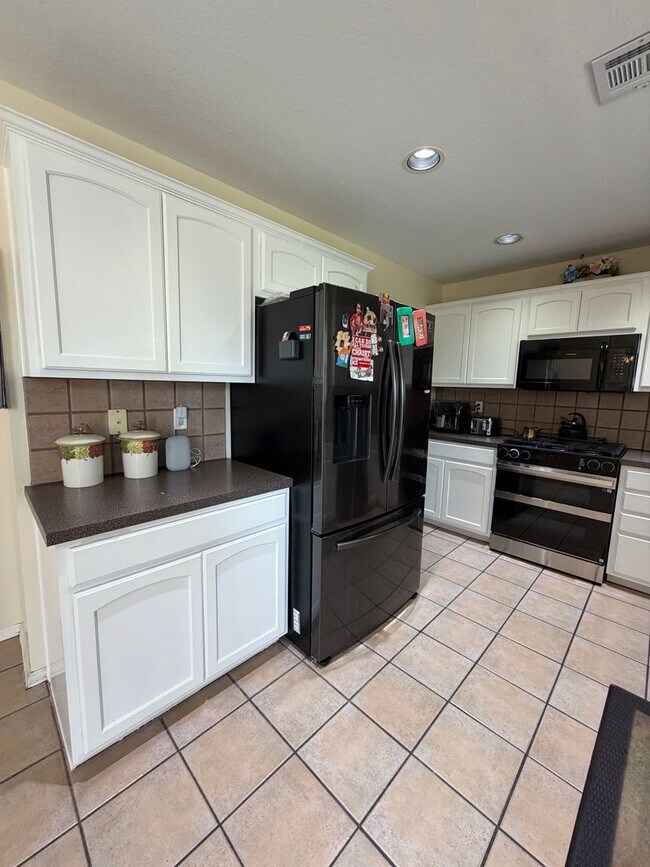 Building Photo - Broken Arrow Union Schools Single Family Home for Rent 5 beds 2.5 bath
