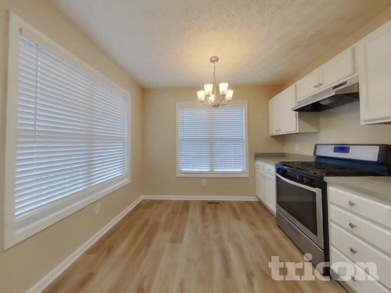 Building Photo - 125 Fawn Ln