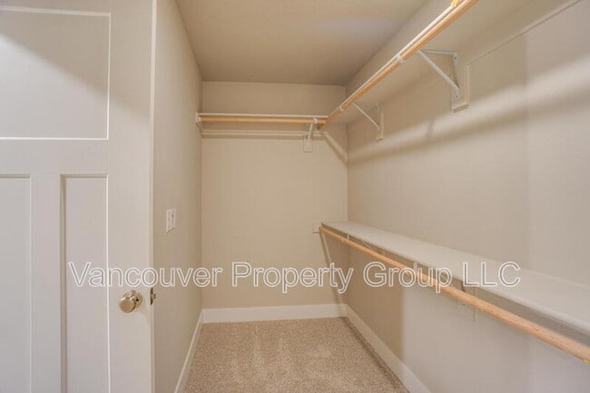 Building Photo - 2215 E Badger Wy