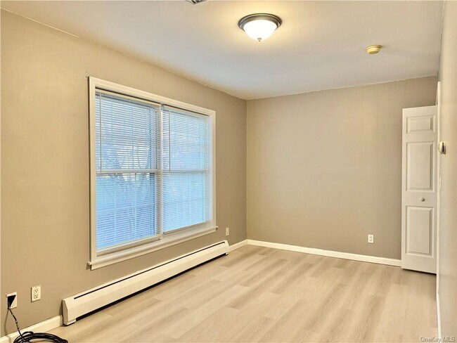 Building Photo - 18 Old Little Britain Rd