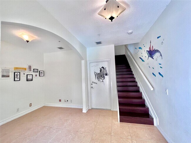 Building Photo - 450 NE 2nd Ave