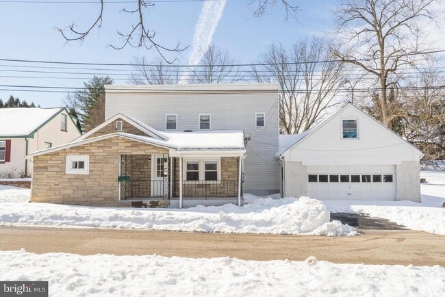 Building Photo - 329 Hillcrest Ave