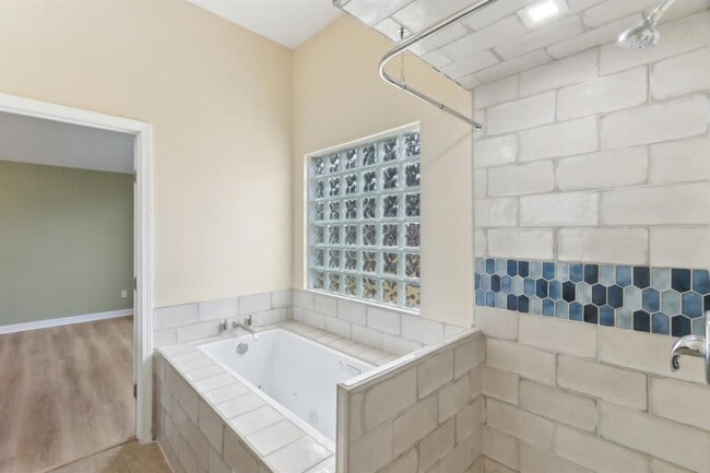 Building Photo - 10108 Channel Island Dr