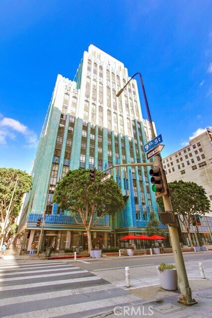 Building Photo - 849 S Broadway