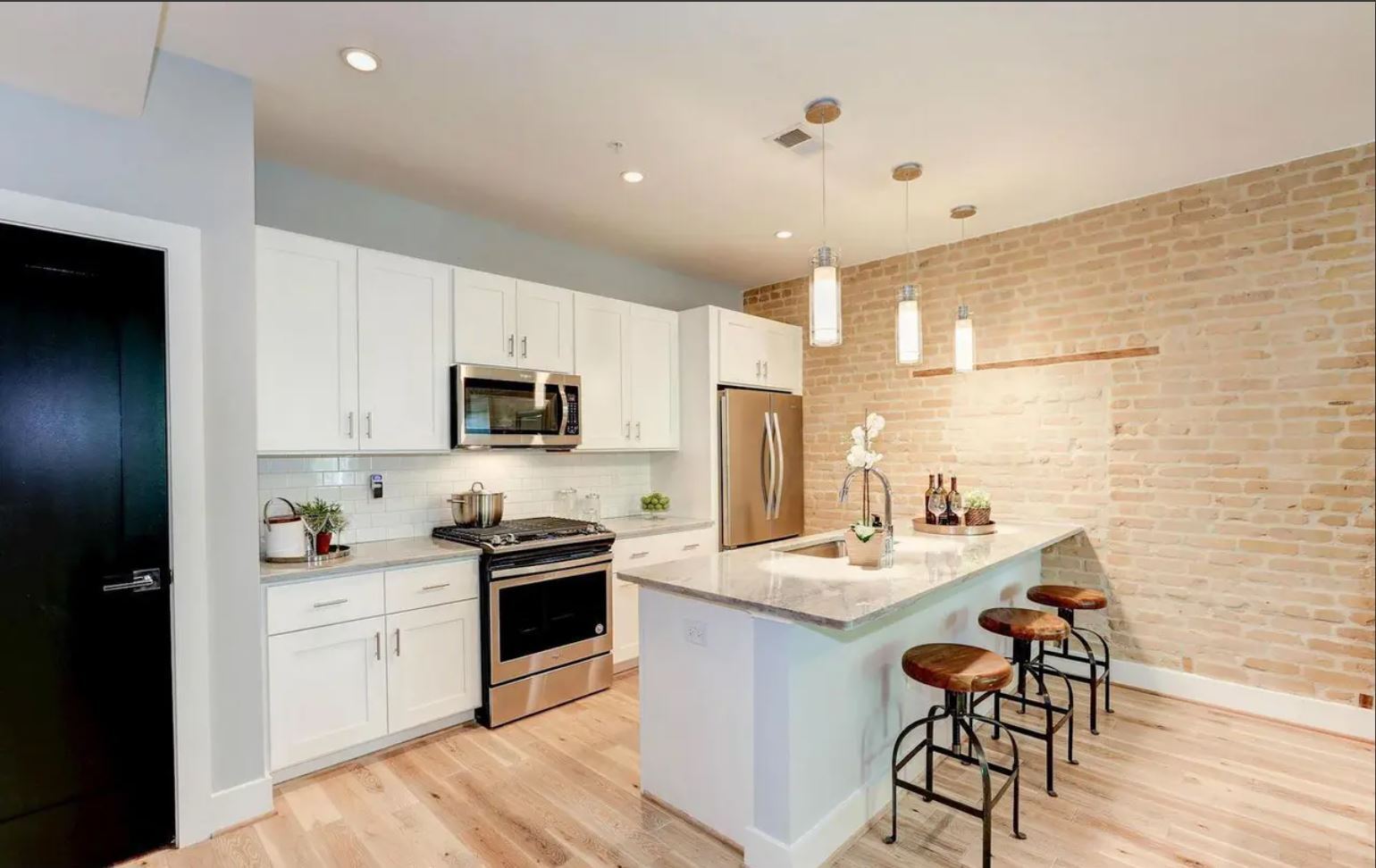 Building Photo - 307 Taylor St NW