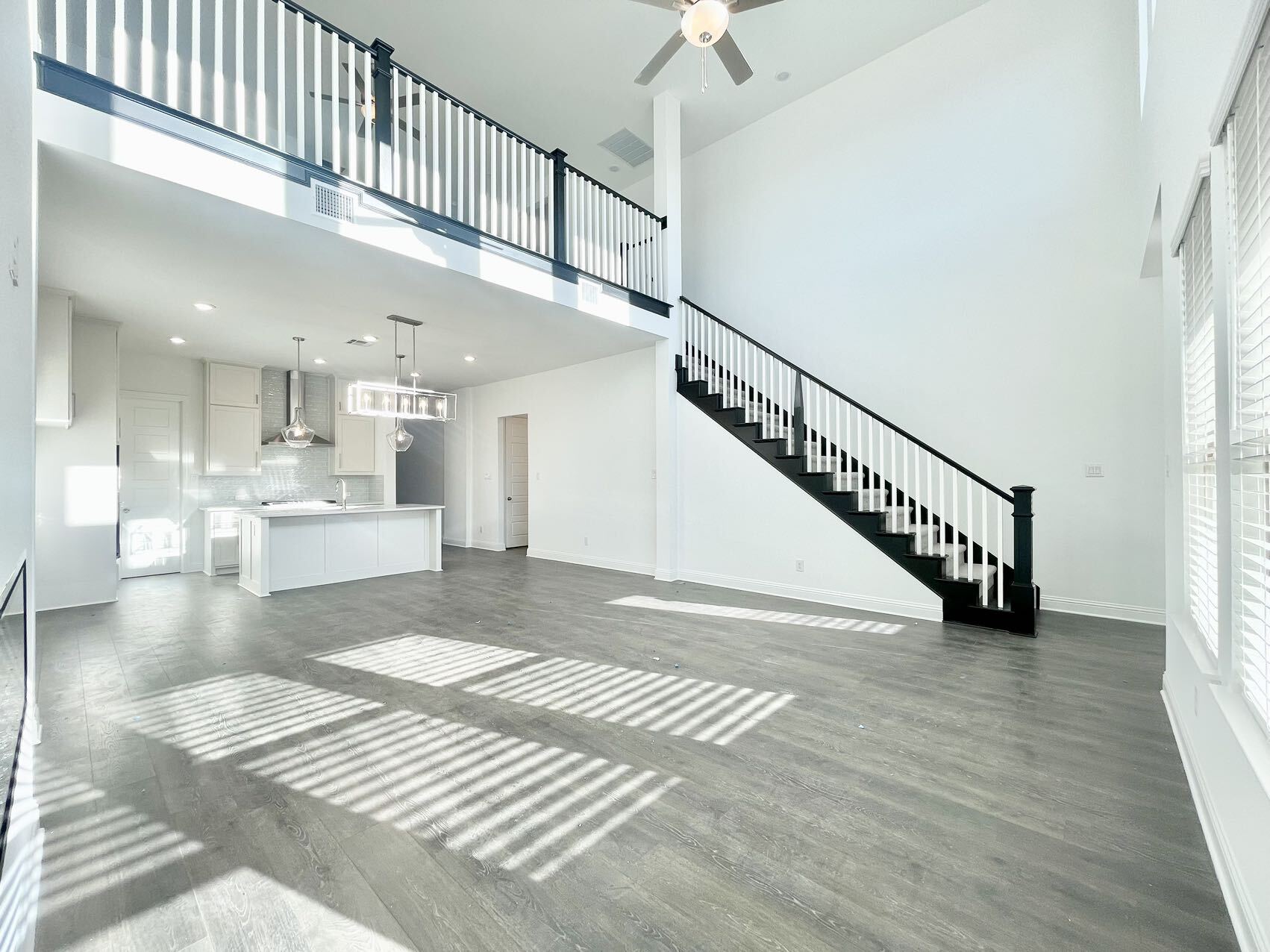 Building Photo - 16643 Chadwell Dr