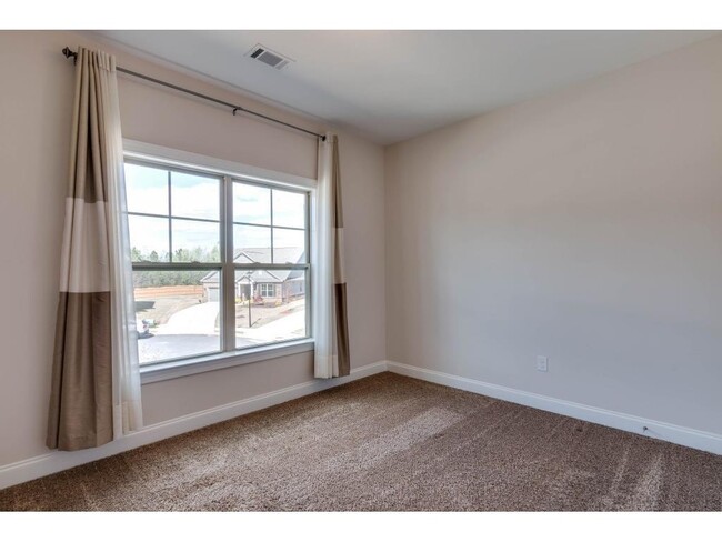 Building Photo - 656 Leland Pkwy
