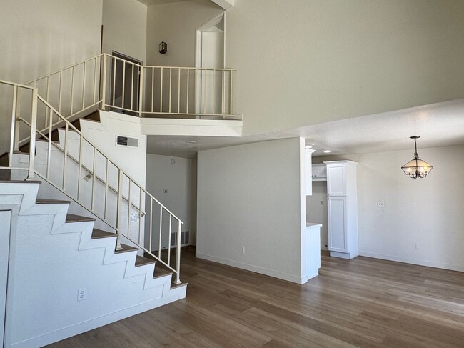 Building Photo - 13162 Pinnacle Ct