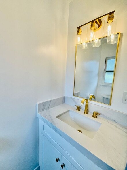 Building Photo - 2508 Vía Amador