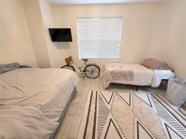 Building Photo - 1008 Jefferson Ave