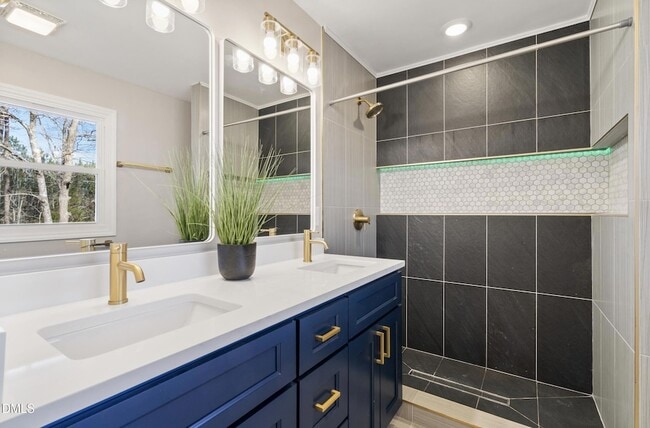 Building Photo - 240 Forestwood Park Rd