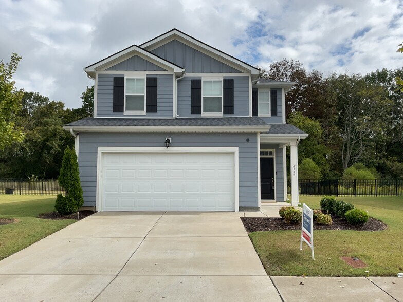 Primary Photo - 4332 Longfellow Dr