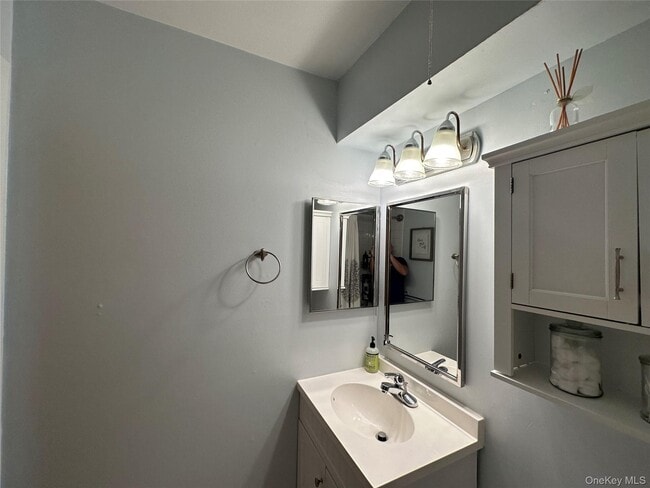 Building Photo - 20 Fisher Ave