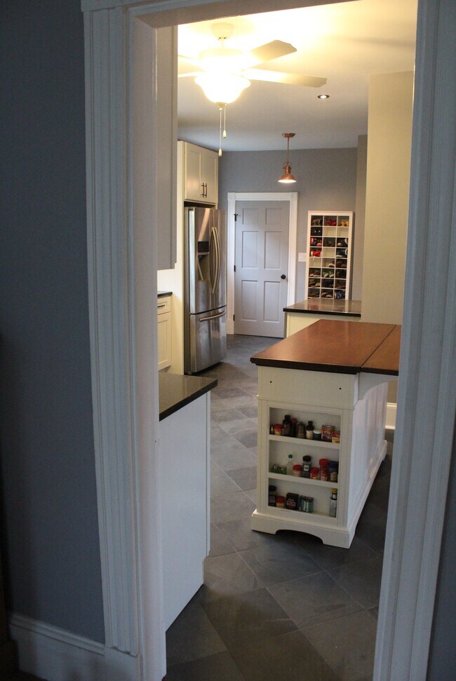 Building Photo - 36 Hudson St