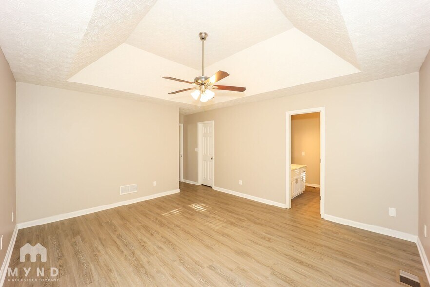 Building Photo - 7303 Williamsburg Dr