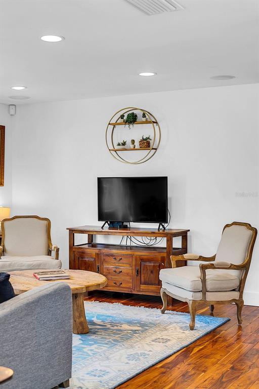 Building Photo - 1640 Palm Ave