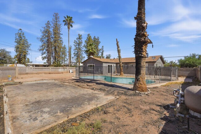 Building Photo - 209 E McMurray Blvd