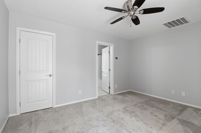 Building Photo - SW!!! Casita!!!! Single Story!!! 4 Bedrooms!!! Gated!!! End or Cut De Sac!!! Community green area...