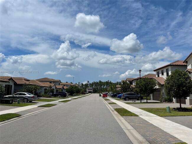 Building Photo - 8951 Madrid Cir