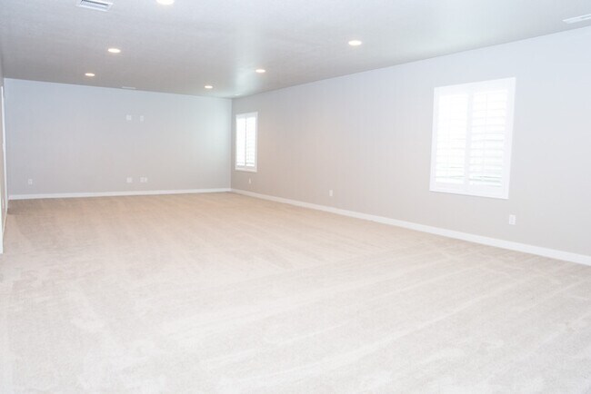 Building Photo - Modern Farmhouse Rambler – 7 Bed, 4 Bath –...