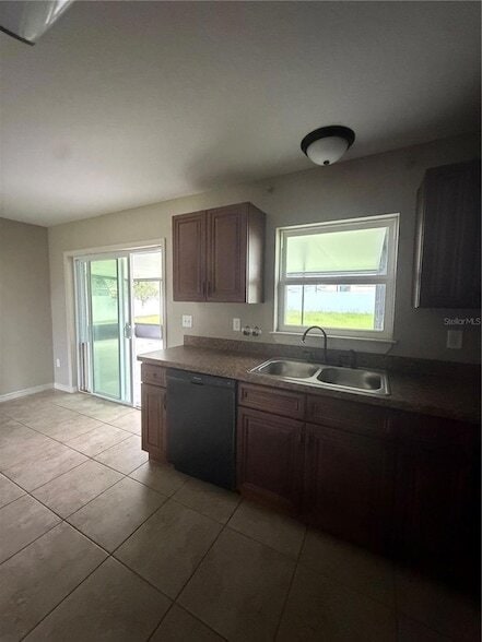 Building Photo - 5713 SW 128th Pl