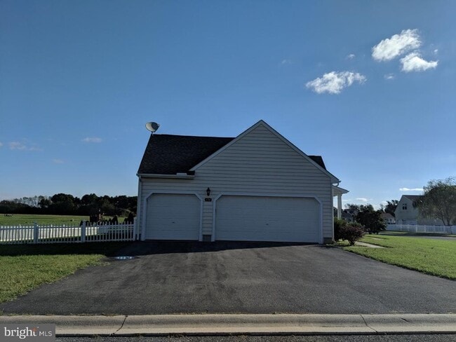 Building Photo - 196 Kings Mill Dr