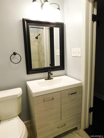 Building Photo - 3458 Dalraida Pkwy