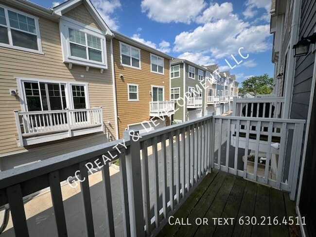 Building Photo - 54 Lakeview Pl