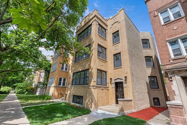 Building Photo - 6423 N Washtenaw Ave